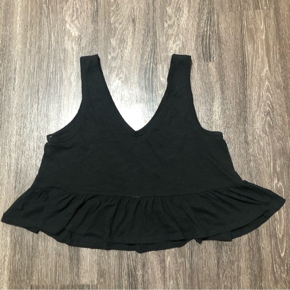 wild fable Tops - Wild Fable Black V-Neck Peplum Crop Tank Top | Ruffle Hem | Size S